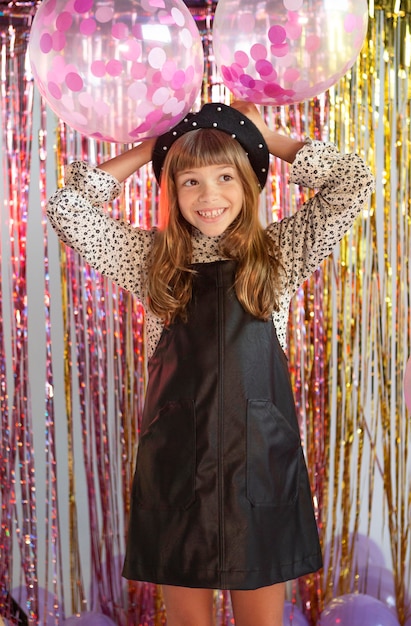 Retrato, niña joven, en, fiesta