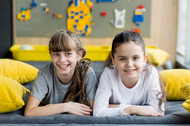 Retrato de niñas felices