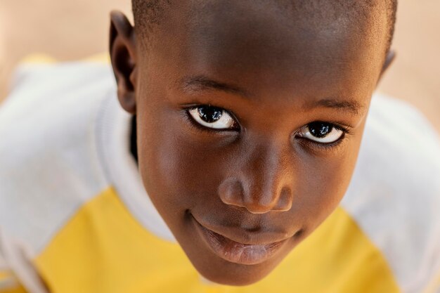 Retrato de niño africano de primer plano