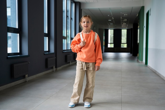 Retrato de niño en la escuela