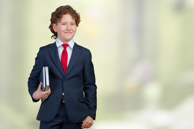 Retrato, de, un, niño, hombre de negocios