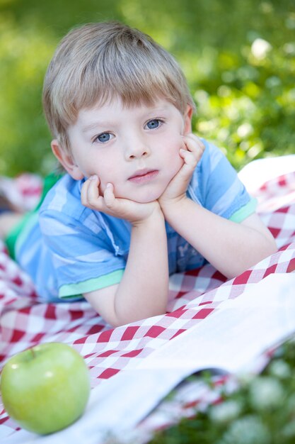 Retrato de niño lindo