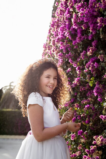 Retrato de niño preparándose para su primera comunión