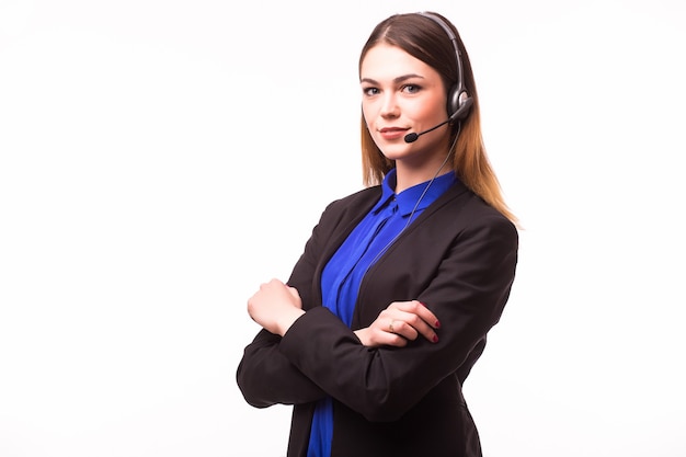 Retrato de operador de telefonía de soporte alegre sonriente feliz en auriculares, aislado en la pared blanca