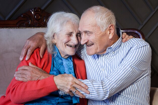 Retrato de pareja madura en el amor