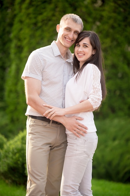 Retrato de pareja sonriente