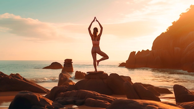 Foto gratuita retrato de una persona practicando yoga en la playa al atardecer