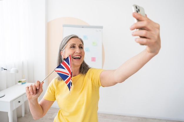 Foto gratuita retrato de profesora de inglés