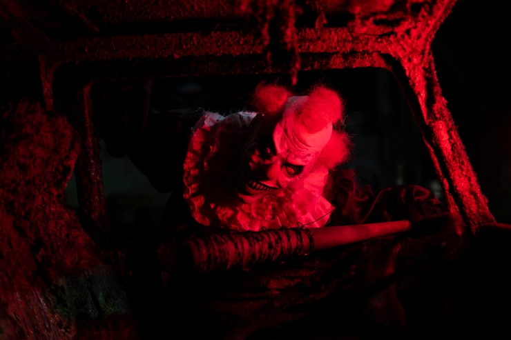 Foto gratuito retrato de terrorífico payaso