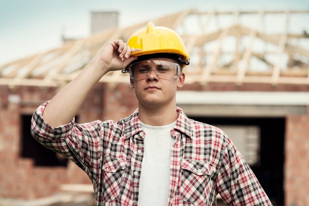 Retrato de trabajador de la construcción