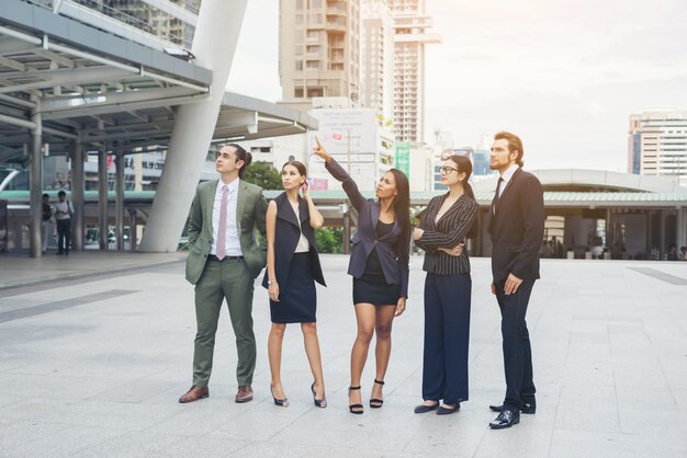 Retrato De Los Trabajadores De Negocios Del Equipo Del Exterior.