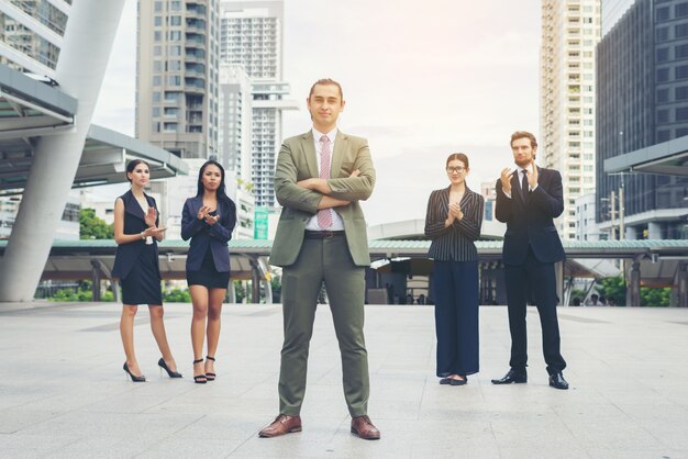 Retrato De Los Trabajadores De Negocios Del Equipo Del Exterior.