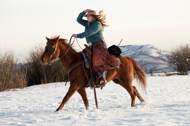 retrato, de, vaquera, en, un, caballo