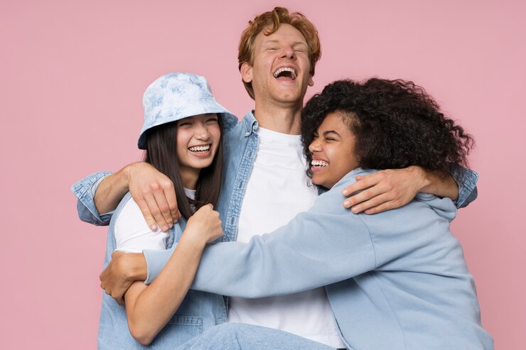 Foto gratuito retratos de adolescente feliz aislado