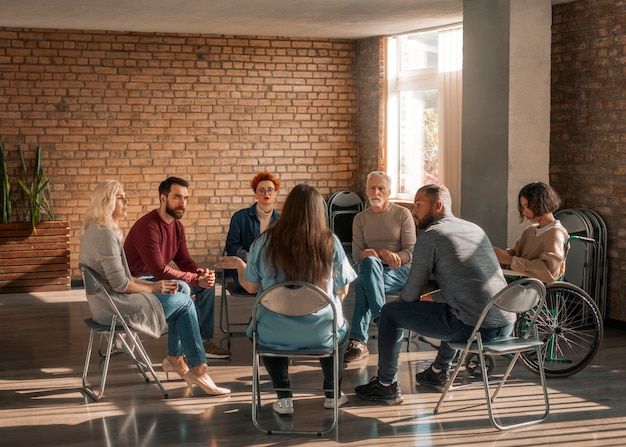 Reunión del grupo de apoyo de terapia psicológica