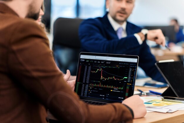 Avalanche y Solana cotizan al alza tras lanzamiento de futuros en Coinbase