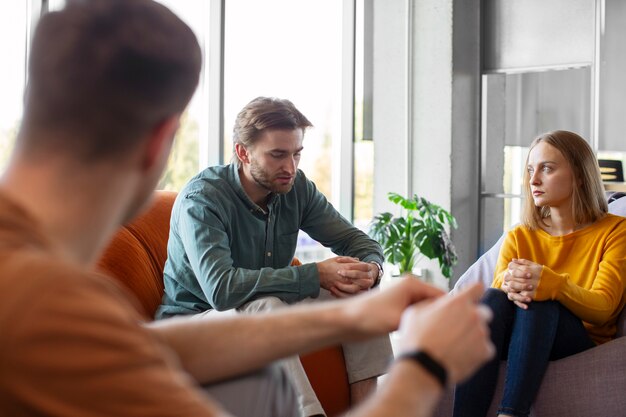 Reunión de terapia de grupo auténtica