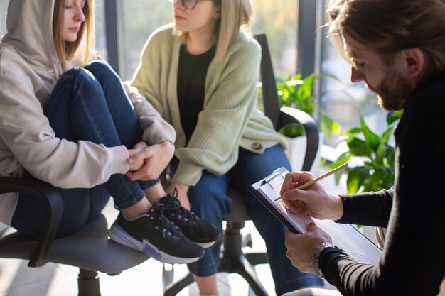 Reunión de terapia de grupo auténtica