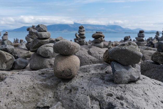 Foto gratuita reykjavik islandia 13 de junio de 2023 rocas artísticas