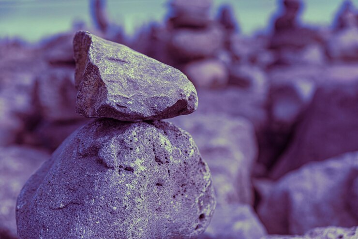 Foto gratuito reykjavik islandia 13 de junio de 2023 rocas artísticas