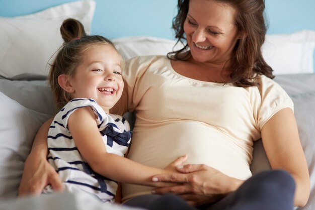 Las risitas con mamá son las más divertidas