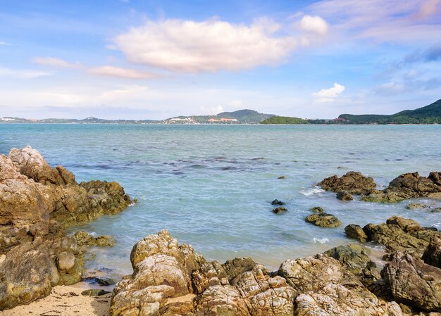 Roca del mar en Samui, Tailandia