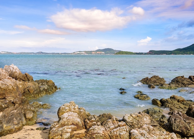 Roca del mar en Samui, Tailandia