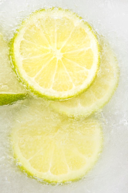 Rodaja de limón congelada
