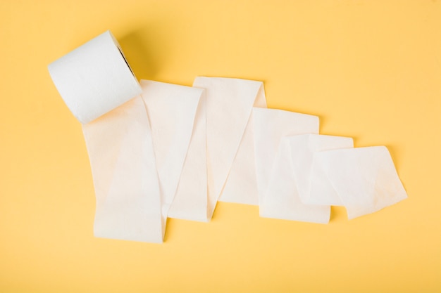 Rollo de papel higiénico plano suelto