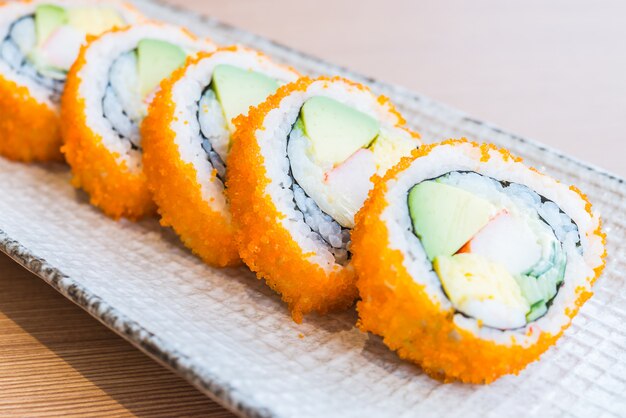 Rollo de sushi de california