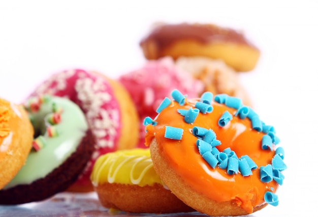 Foto gratuita rosquillas coloridas y sabrosas