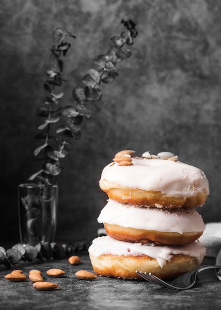 Rosquillas de primer plano con glaseado