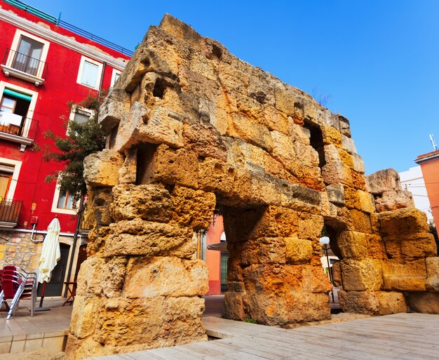 ruinas de murallas romanas en Tarragona
