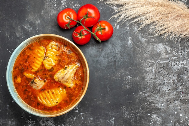 Sabrosa sopa de pollo con patatas