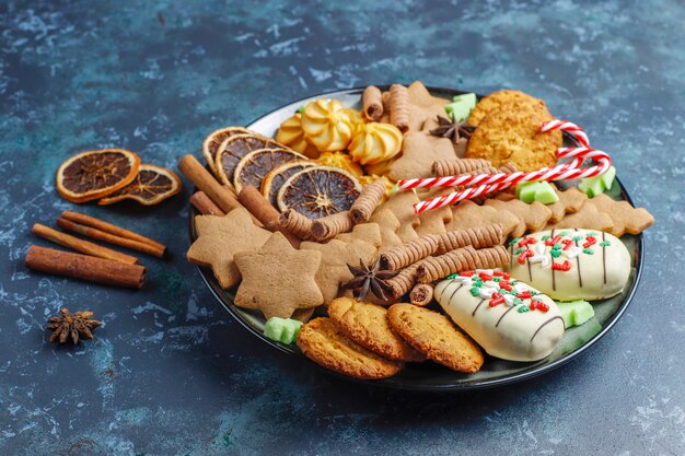 Sabrosas galletas navideñas caseras.