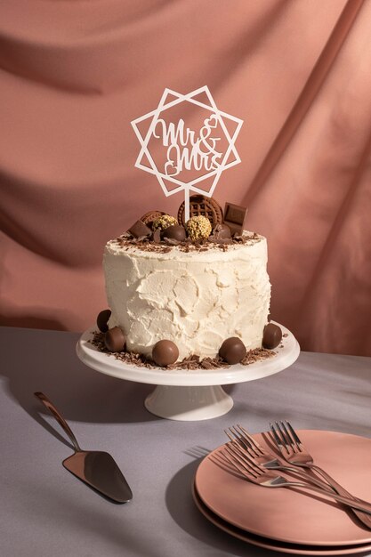 Sabroso pastel de cumpleaños con chocolate
