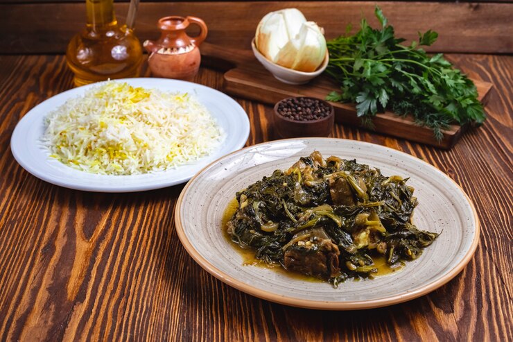 Photo Gratis sabzi pilaf rice meat with spinach spices side view