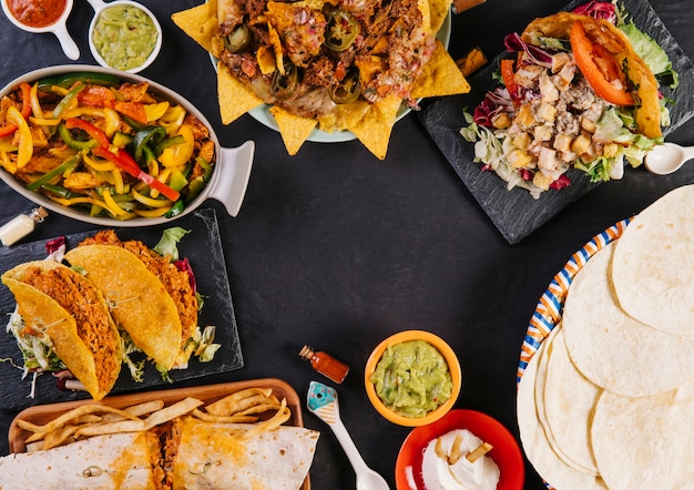 Salada composición de comida mexicana