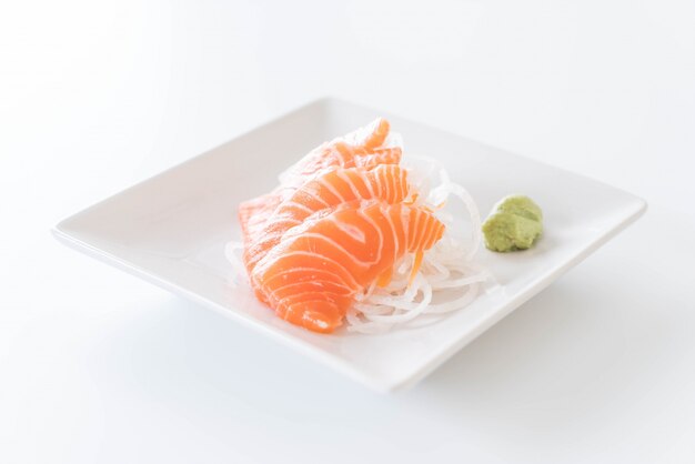 Salmón sashimi crudo