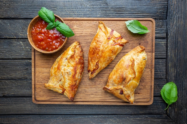 Samsa o samosas con filete de pollo