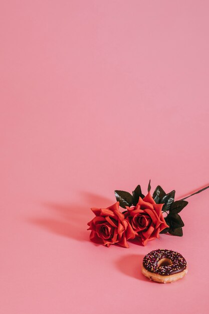 San Valentín rosas y donut