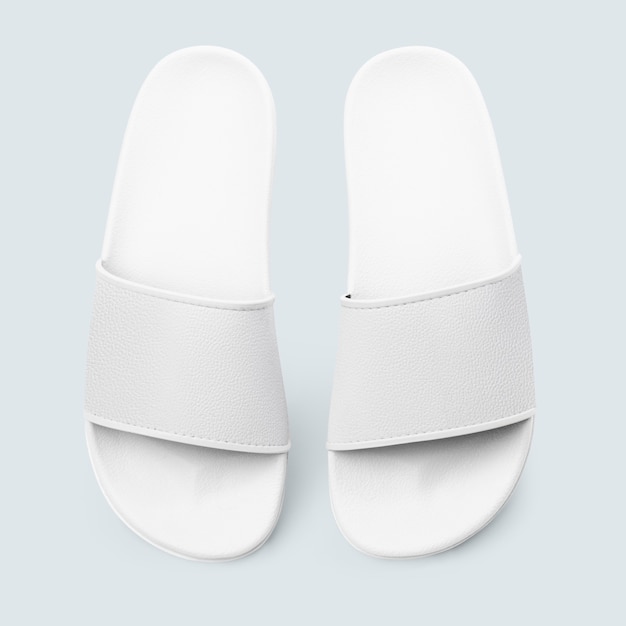 Foto gratuita sandalias blancas verano calzado moda