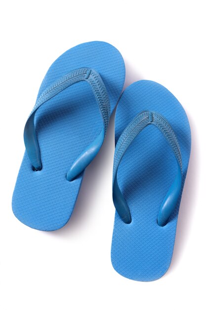 Sandalias Flip Flop azules aisladas sobre fondo blanco