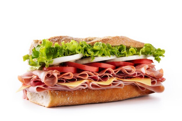 Sándwich submarino de jamón, queso, lechuga, tomate, cebolla, mortadela y butifarra