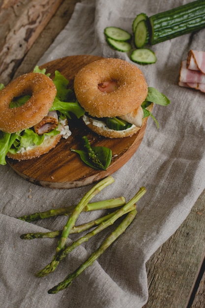 Foto gratuita sandwiches de donas