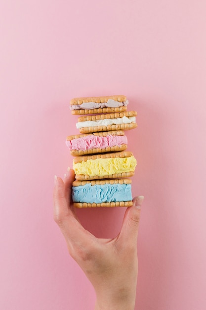 Sándwiches de galleta de helado de colores