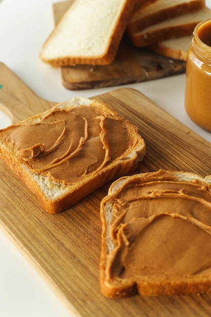 Foto gratuita sandwiches de mantequilla de maní