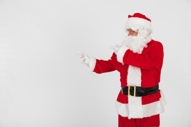 Santa Claus mostrando el vacío