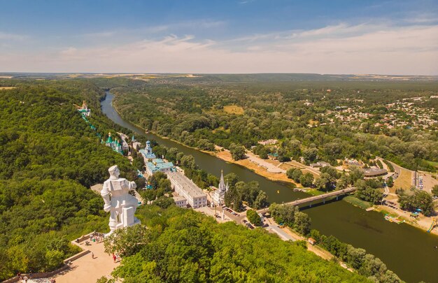 Santa Dormición Santa Lavra Bird'seye vista fotografiada en un dron Ucrania