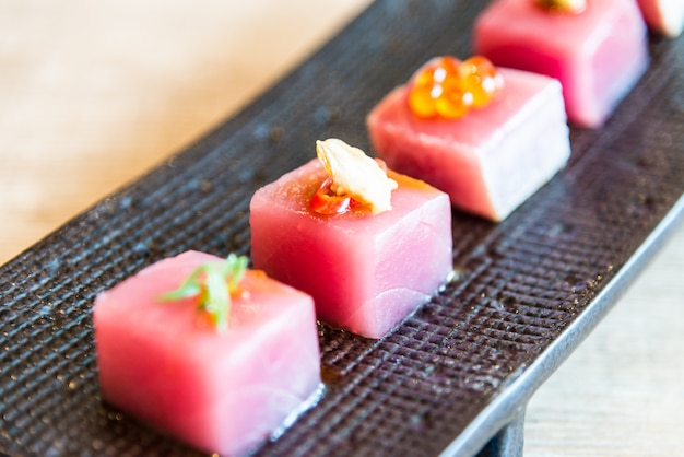 sashimi cena rojo blanco Japón